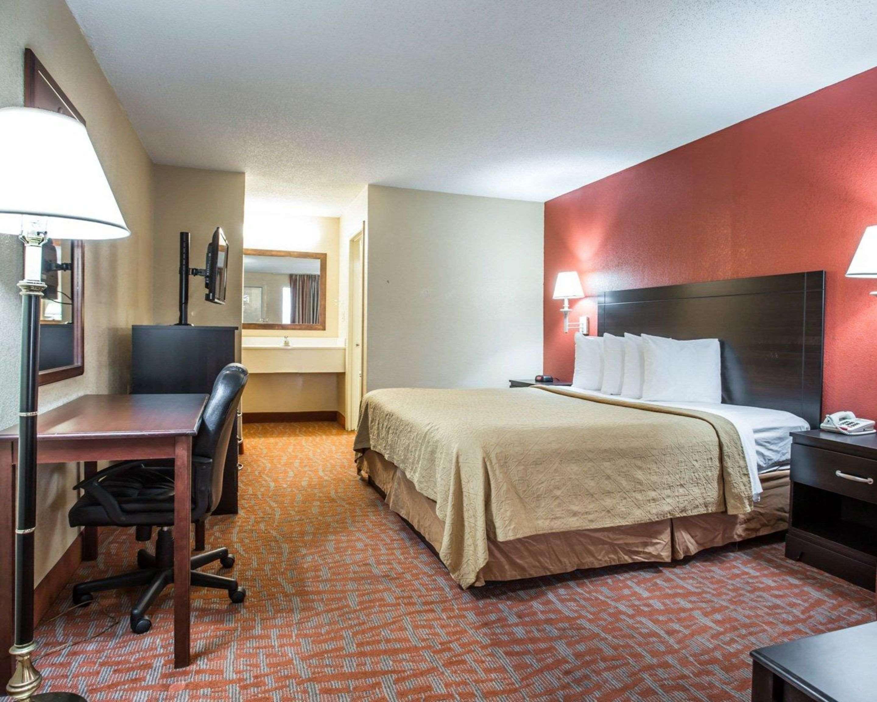 Quality Inn & Suites Monroe Buitenkant foto