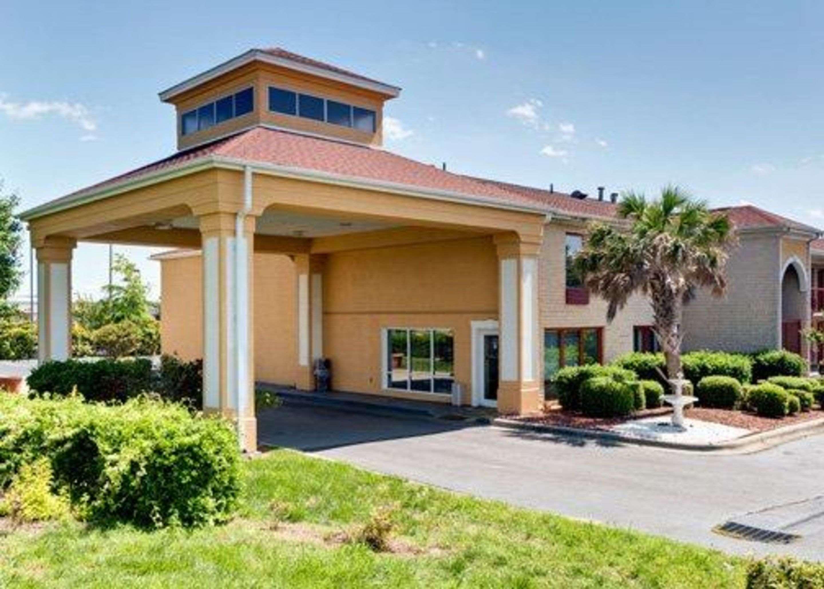 Quality Inn & Suites Monroe Buitenkant foto